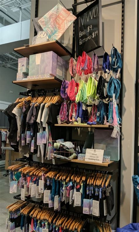 lululemon clearance outlet.